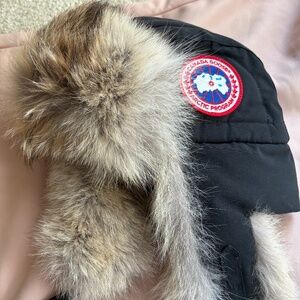 Authentic Canada Goose aviator hat with fur new